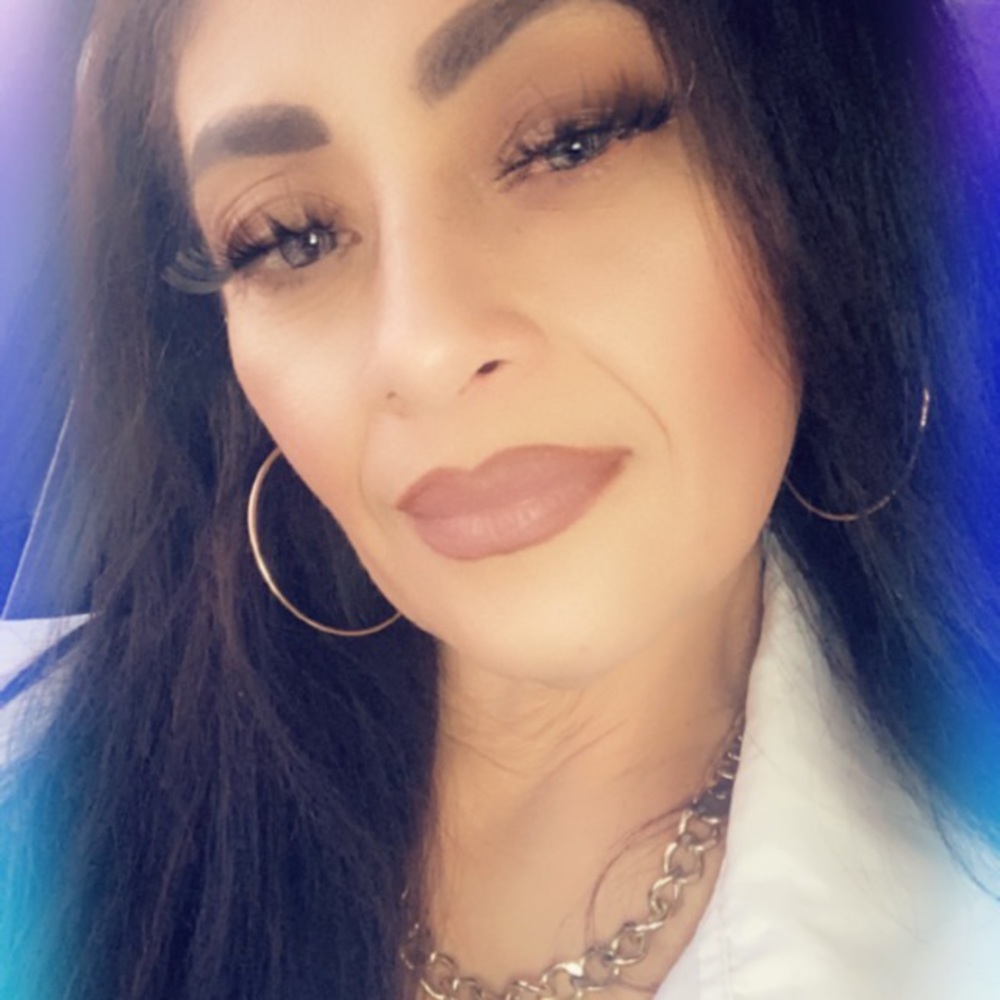 Meet your Posher, Nora